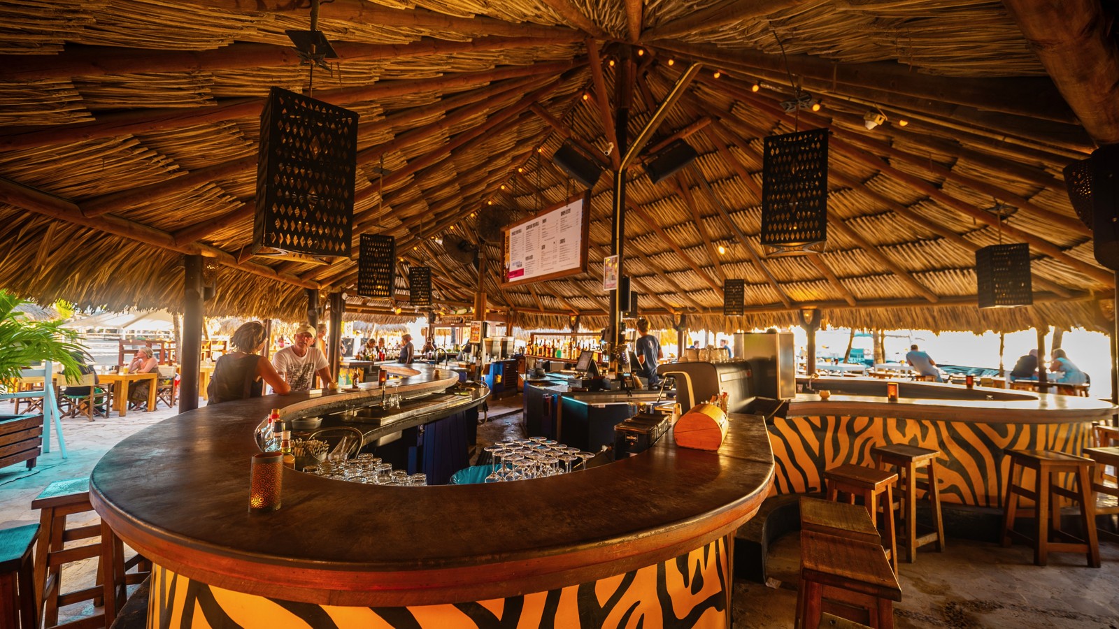 Happy Hour - Zanzibar - Image 1