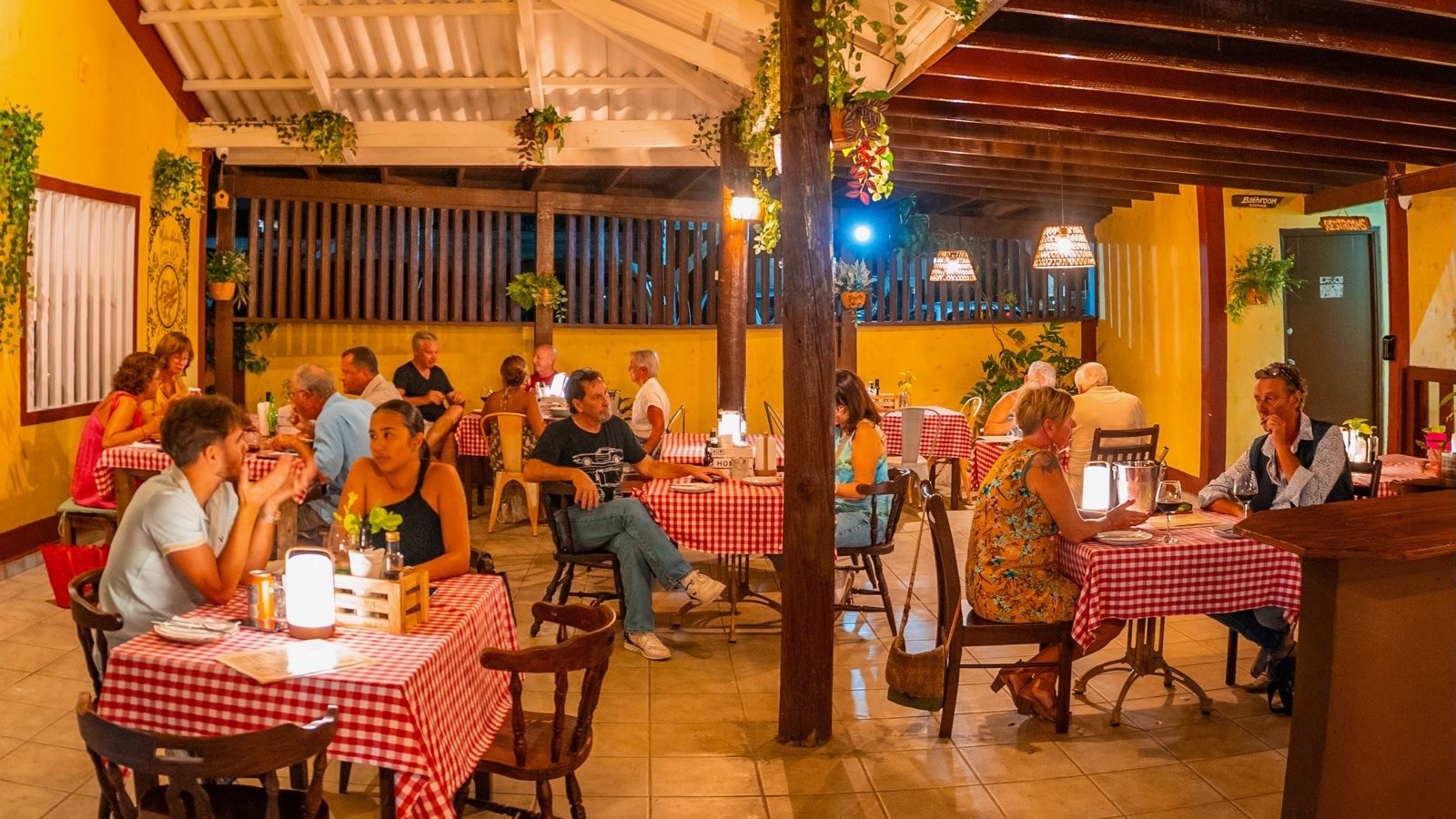 Happy Hour In Pizza And Drinks! - Image 1