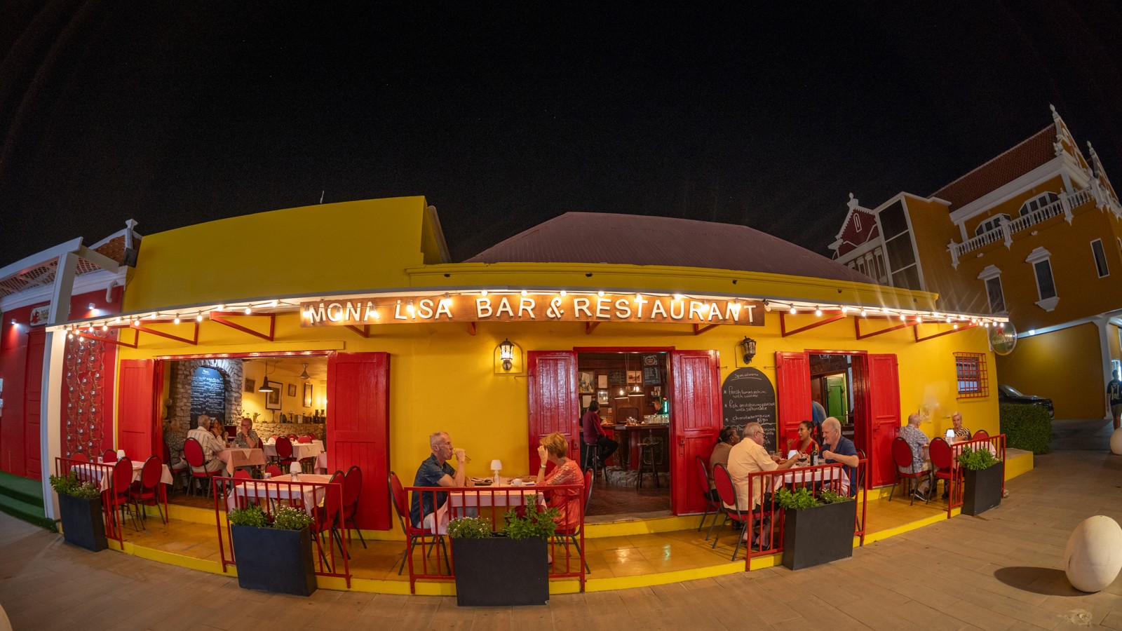 Mona Lisa Bar & Restaurant - Image 1