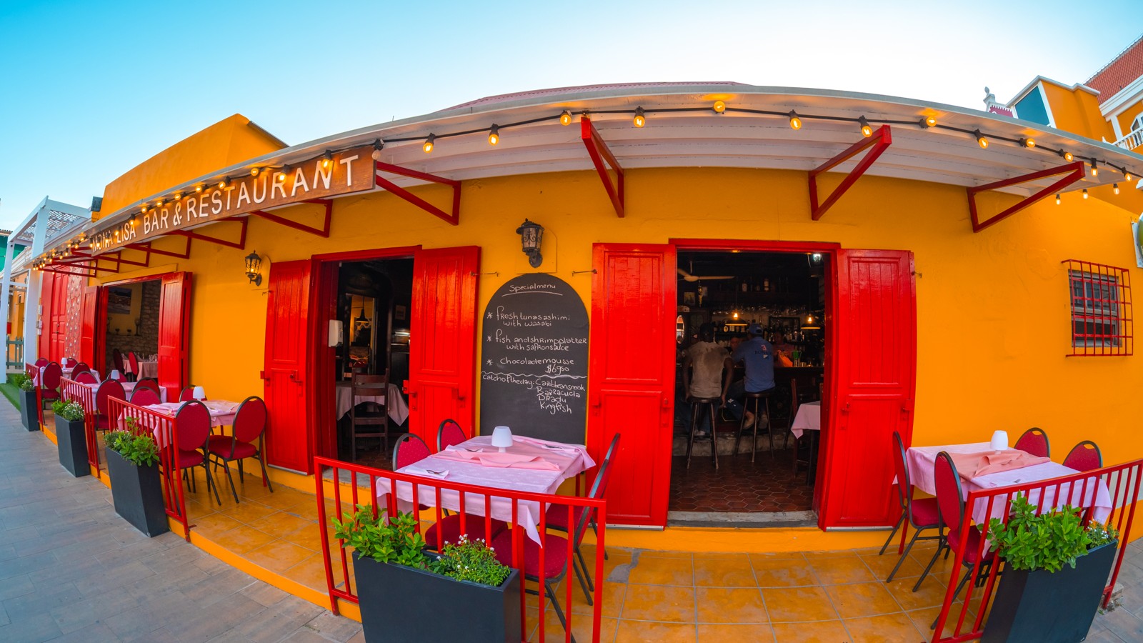 Mona Lisa Bar & Restaurant - Image 3