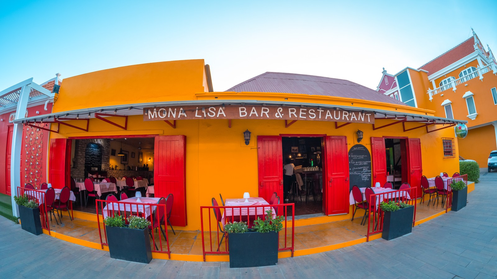 Mona Lisa Bar & Restaurant - Image 5