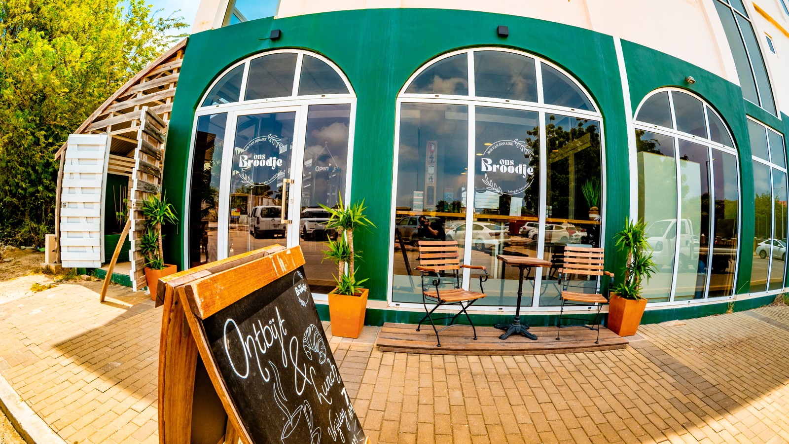 Ons Broodje Bonaire - Image 1